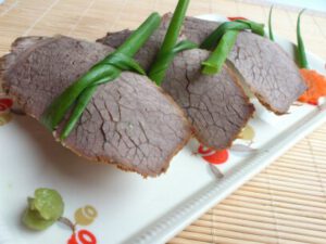 Nigiri sushi z pieczenią wołową